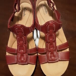 Clarks Women's Red Leather T-Strap Sandals Size 10M